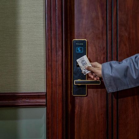 Red-5 - Al Safa Suites Selale Dış mekan fotoğraf